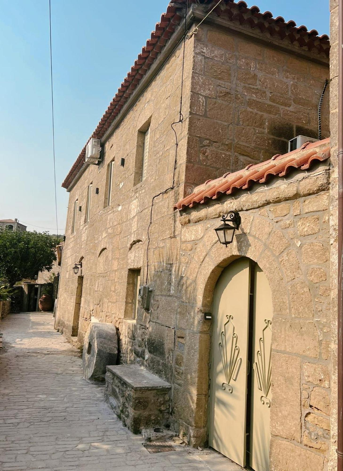 Old Mansion Riglia