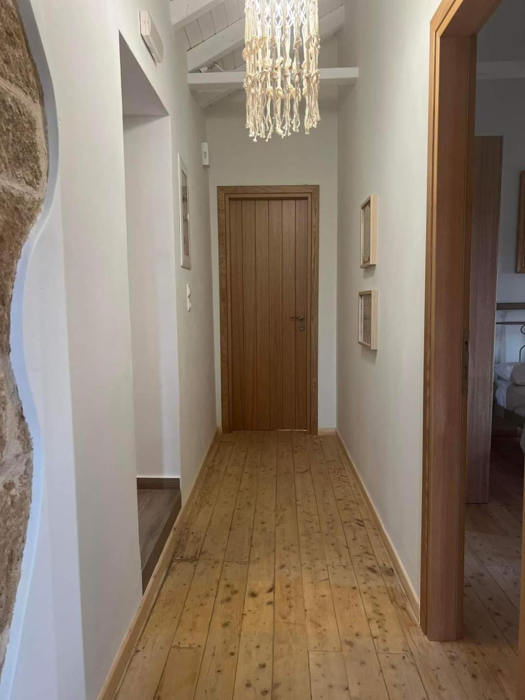 Old Mansion Riglia